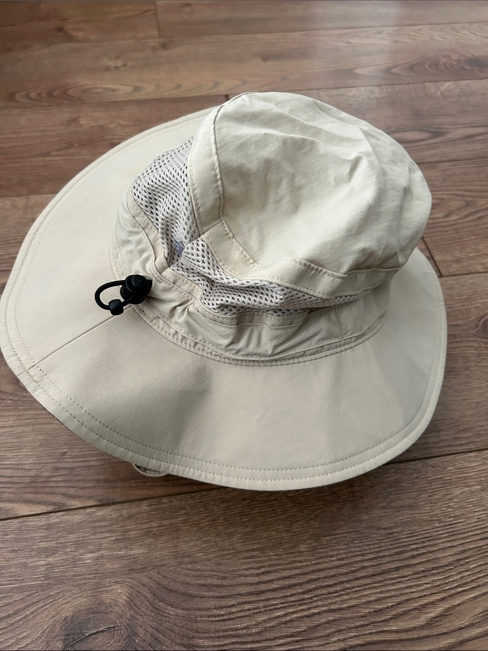 Columbia Cream Wide-Brim Sun Hat with Vent Mesh